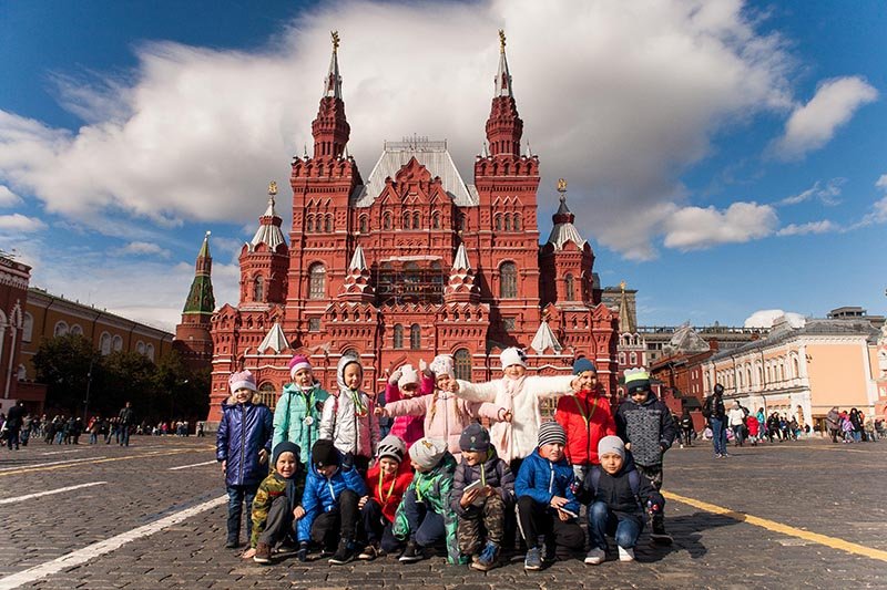 Москва красная площадь туристы