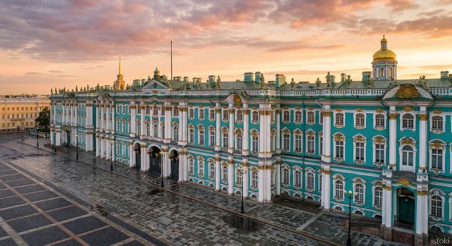 Петербургские мотивы: дворцы, мосты и белые ночи